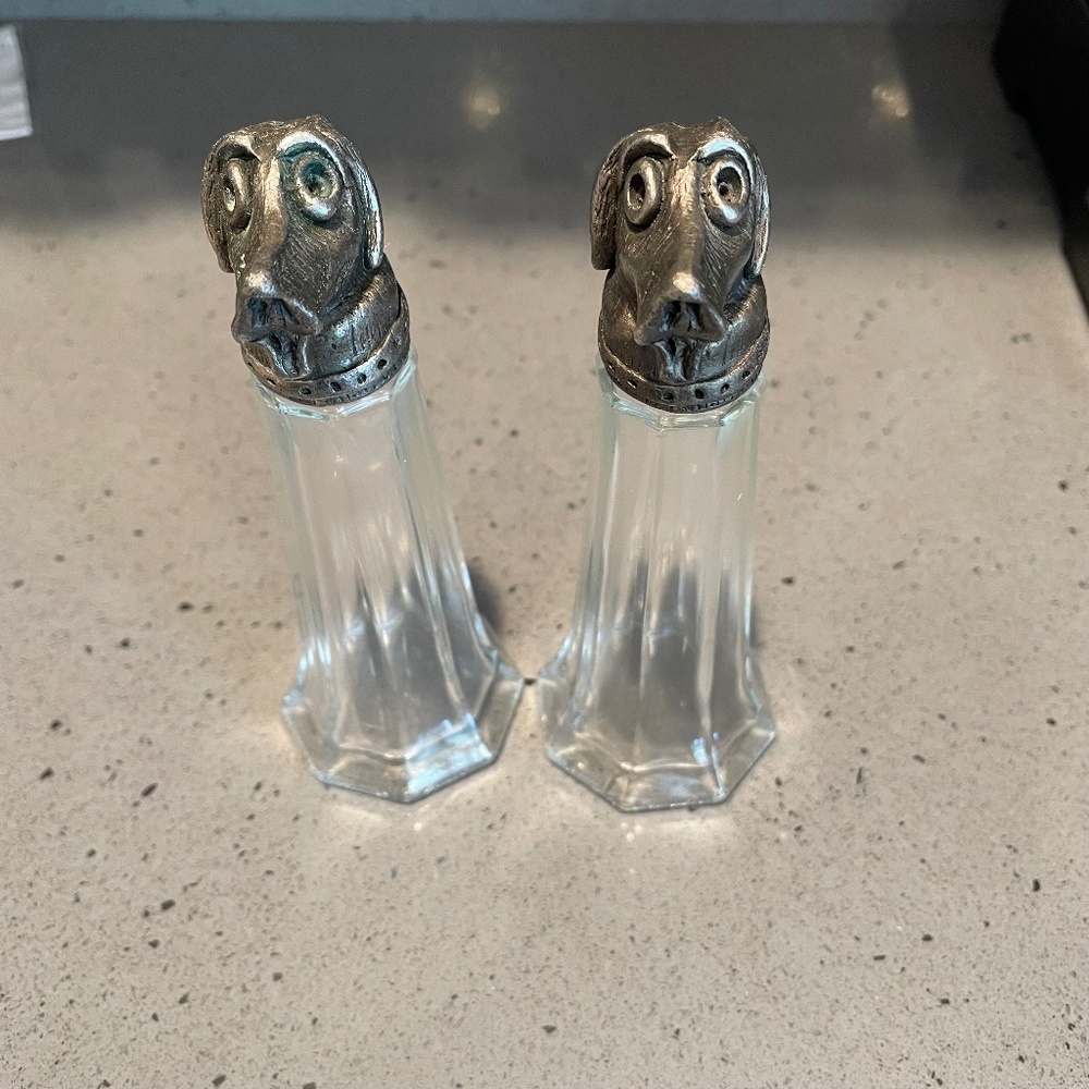 Silvie Goldmark dog head salt pepper shaker set